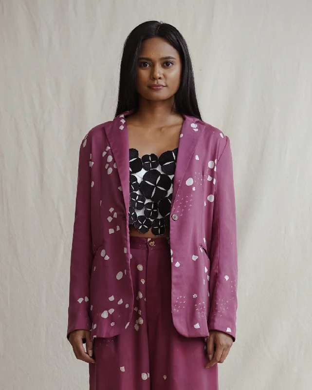 Effortlessly chic outfits for the modern woman   SERIBU BUNGA - Relaxed Blazer