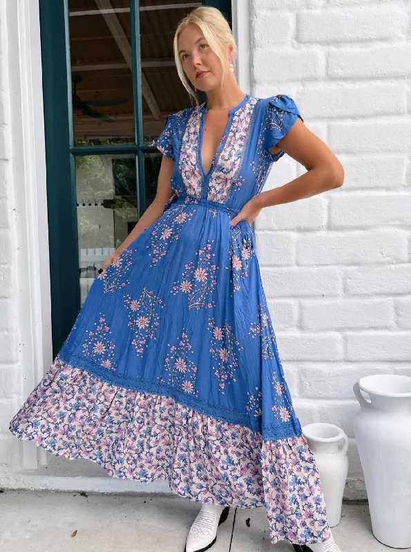 Comfortable yet fashionable women’s wear   Hailee Print Mika Maxi Dress