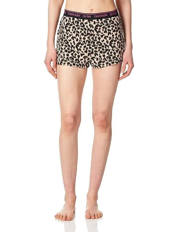 Sporty-chic women’s apparel for active lifestyles Glisten Lounge Short In Sketched Leopard Print Honey Almond Sporty-chic women’s apparel for active lifestyles Glisten Lounge Short In Sketched Leopard Print Honey Almond
