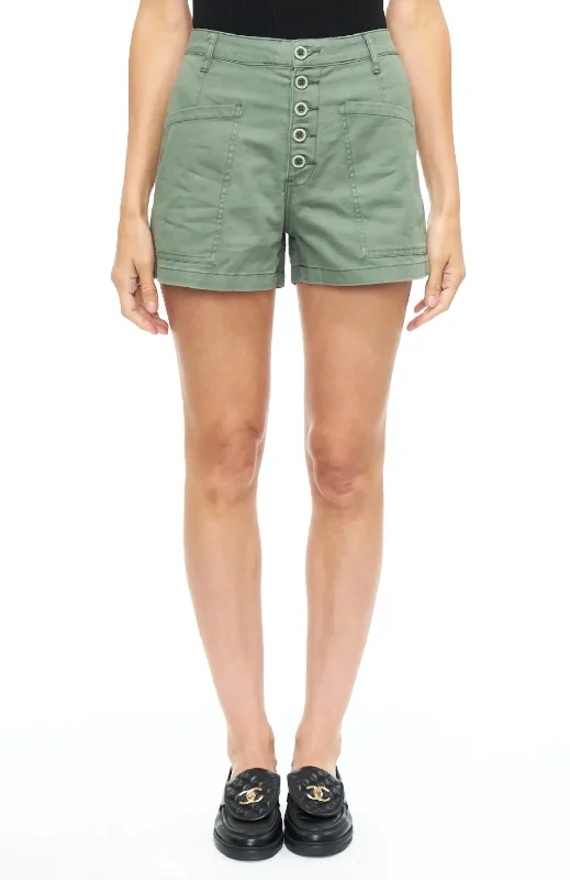 Discover the latest trends in women’s fashion   Tammy Short In Colonel