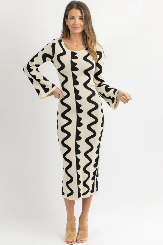 Women’s fashion that reflects your personality   WAVY KNIT MAXI DRESS