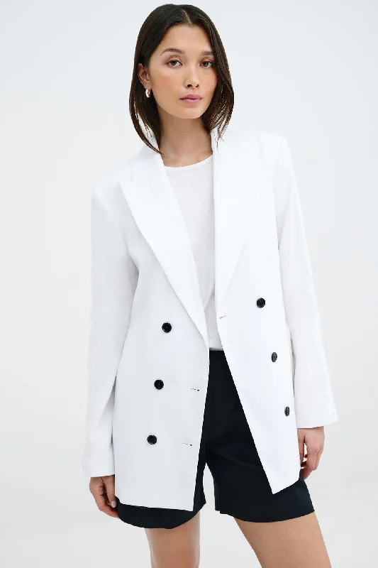 Comfortable yet stylish outfits for women on the go   Linden Blazer
