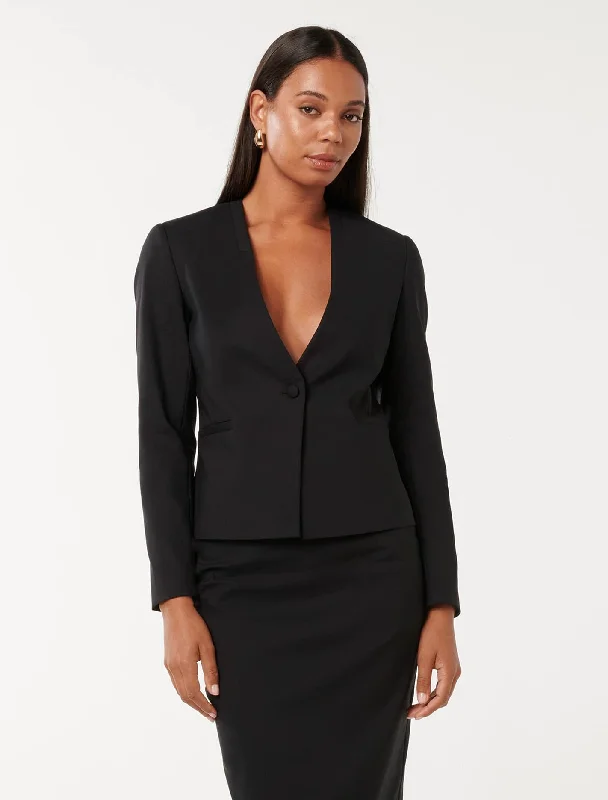Effortlessly chic fashion for today’s woman   Abbey Fitted Blazer