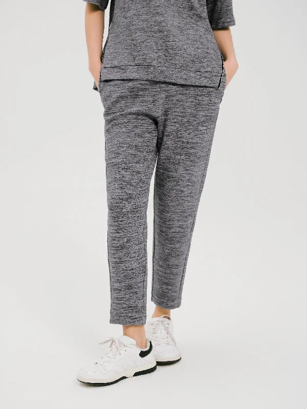 Get noticed with eye-catching women’s fashion   Mixed Flower Knit Sweater Set-Pants
