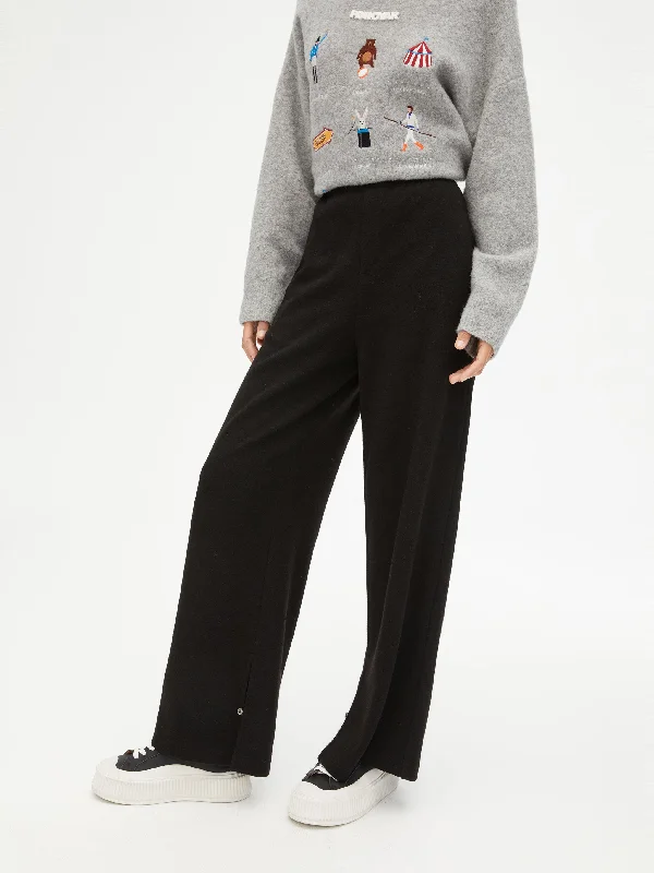 Discover the latest trends in women’s fashion   Wide-Legged Pants