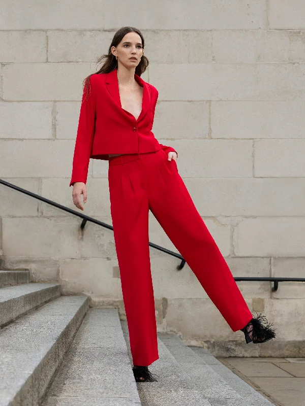 Comfortable yet stylish outfits for women on the go   Harry Suiting Cropped Blazer