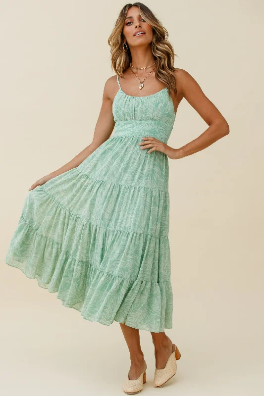 Step into style with our women’s clothing collection Eternal Sunshine Gathered Bust Maxi Dress Leaf Print Green Step into style with our women’s clothing collection Eternal Sunshine Gathered Bust Maxi Dress Leaf Print Green