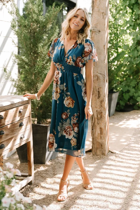 Curated collections for modern, fashionable women Sarah Smocked Midi Dress | Blue Floral Curated collections for modern, fashionable women Sarah Smocked Midi Dress | Blue Floral