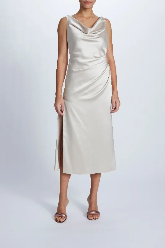 Casual yet chic women’s outfits for work or play   Mical