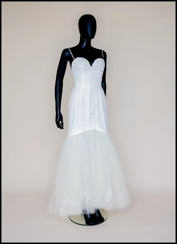Bold and beautiful clothing for every woman Fortuna - Ivory Lace Tulle Hourglass Gown - S (sample) Bold and beautiful clothing for every woman Fortuna - Ivory Lace Tulle Hourglass Gown - S (sample)
