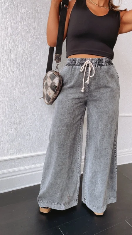Designer-inspired women’s fashion at affordable prices Mix It Up Mineral Washed Wide Leg Pants, Black Designer-inspired women’s fashion at affordable prices Mix It Up Mineral Washed Wide Leg Pants, Black