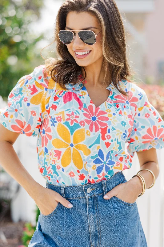 Timeless clothing pieces every woman should own Fate: Look At You Blue Floral Blouse Timeless clothing pieces every woman should own Fate: Look At You Blue Floral Blouse