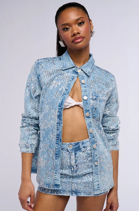 Trendy women’s clothing    FROM DAY TO NIGHT DENIM BUTTON DOWN SHIRT