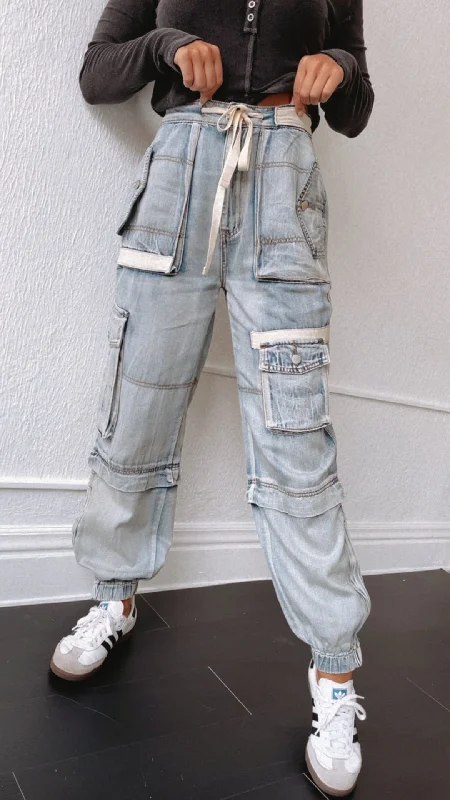 Elegant and comfortable women’s fashion wear   POL: Cargo Drawstring Joggers, Denim