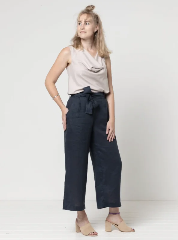 Refresh your wardrobe with stylish women’s outfits   Style Arc Clare Pant
