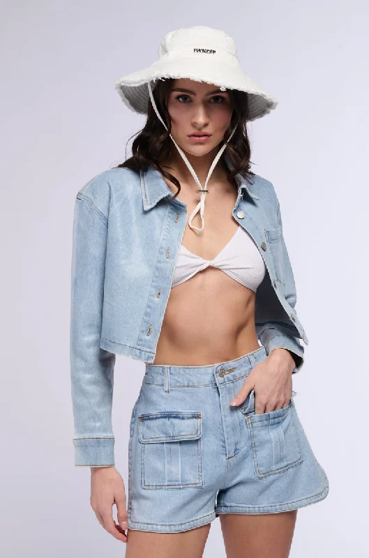Bold fashion choices for the confident woman WAXY DENIM LONG SLEEVE BUTTON DOWN SHIRT Bold fashion choices for the confident woman WAXY DENIM LONG SLEEVE BUTTON DOWN SHIRT