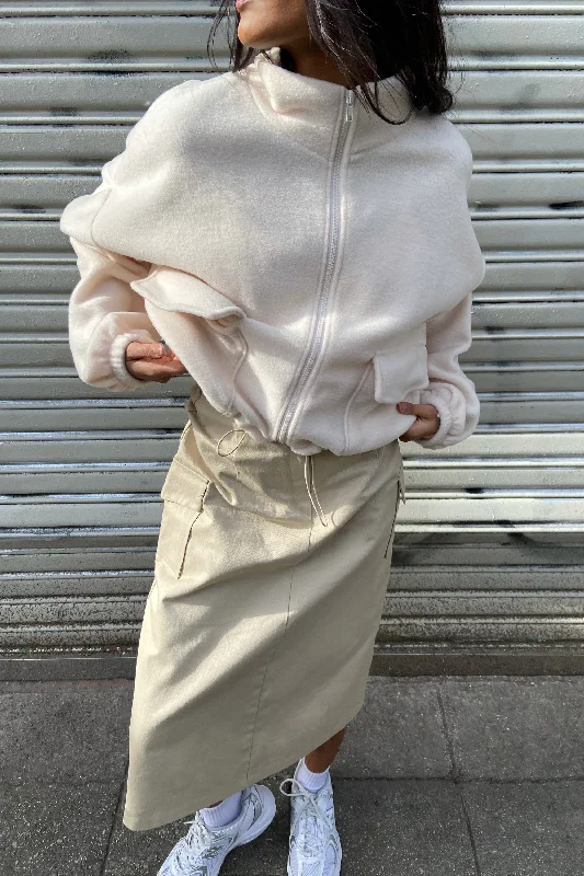 Chic, modern looks for the stylish woman   CROPPED ZIP-UP JACKET