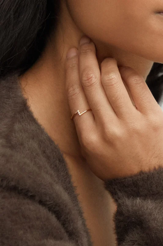 Curated collections for modern, fashionable women   CROSS OVER RING