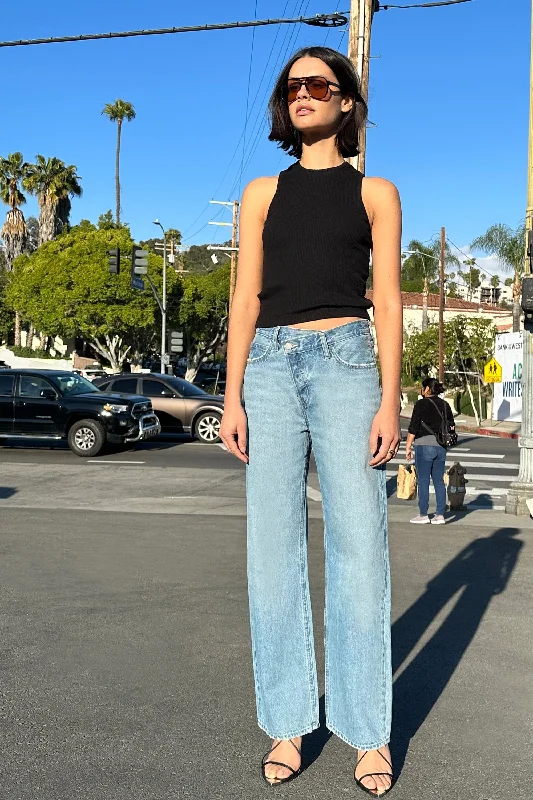 Uncover unique pieces for your perfect wardrobe   CROSSFRONT STRAIGHT LEG JEAN