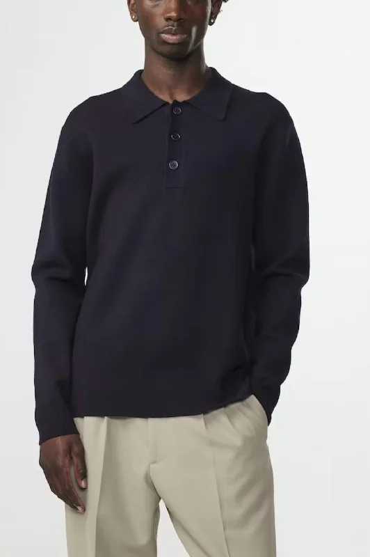 Women’s clothing to inspire confidence and beauty   Harald Crew Sweater In Navy Blue