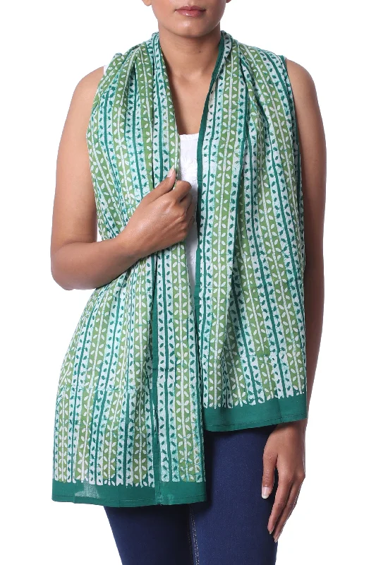 High-quality women’s wear for everyday elegance Leafy Vines Green Indian Woodblock Dyed Vine Pattern Batik Cotton Shawl High-quality women’s wear for everyday elegance Leafy Vines Green Indian Woodblock Dyed Vine Pattern Batik Cotton Shawl