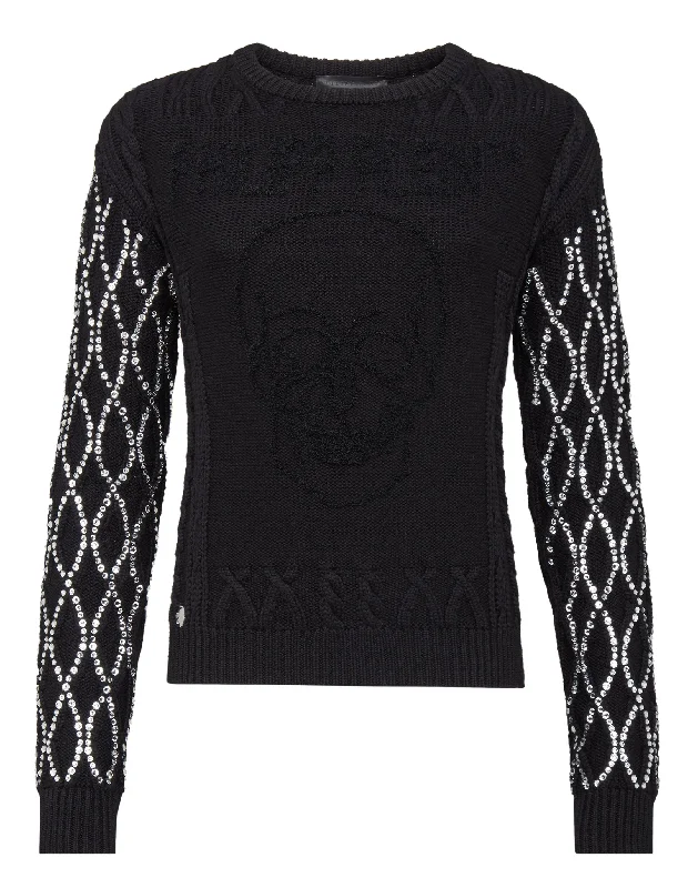 Fashionable clothing that fits every occasion   Pullover Round Neck SS Skull