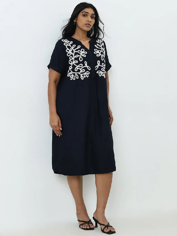 Women’s fashion that reflects your personality Gia Navy Leaf Embroidered Straight Dress Women’s fashion that reflects your personality Gia Navy Leaf Embroidered Straight Dress
