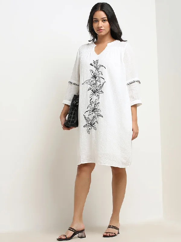 Fashionable, yet affordable women’s apparel Gia White Crinkle Textured Embroidered Straight Cotton Dress Fashionable, yet affordable women’s apparel Gia White Crinkle Textured Embroidered Straight Cotton Dress
