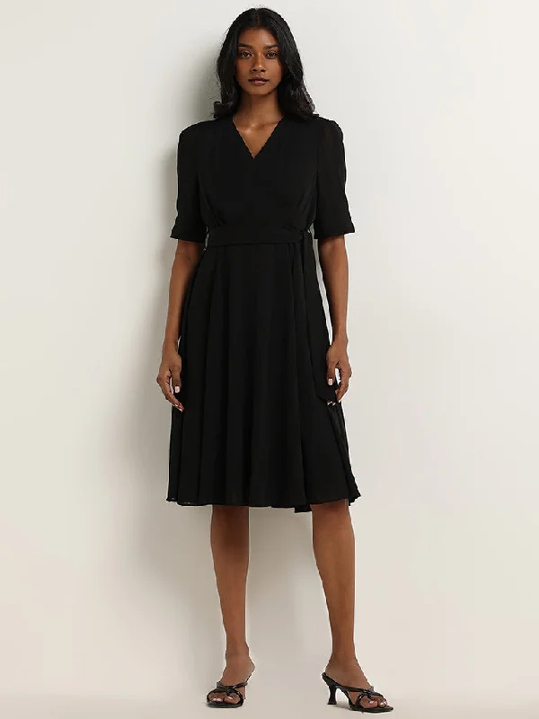 Feminine fashion to express your unique style   Wardrobe Black A-Line Dress with Belt