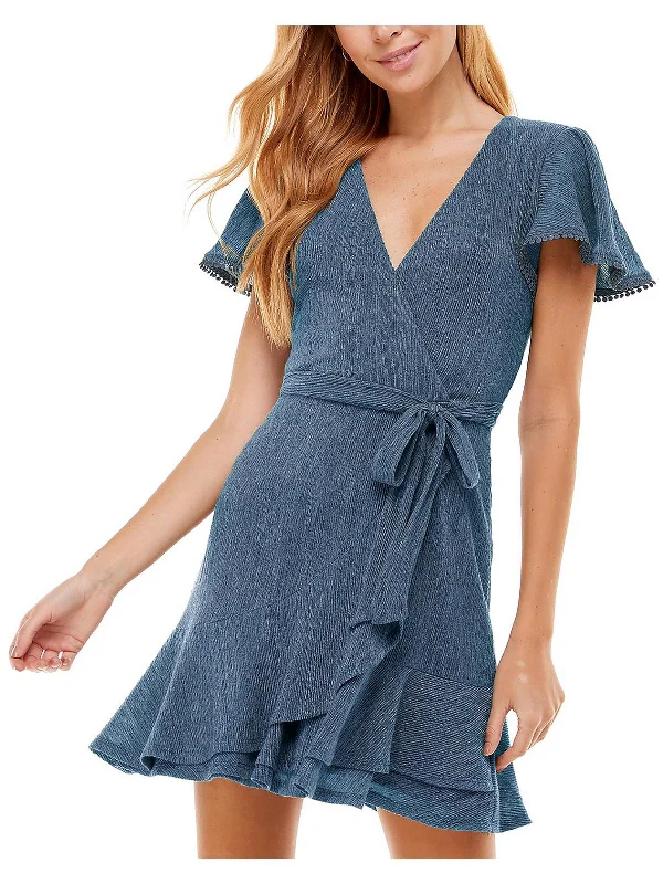 High-quality women’s wear for everyday elegance Juniors Womens Surplice Knee Fit & Flare Dress High-quality women’s wear for everyday elegance Juniors Womens Surplice Knee Fit & Flare Dress
