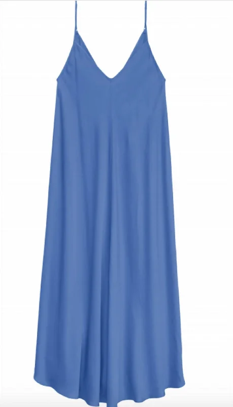 Elevate your look with premium women’s wear   Lorraine Trapeze Dress In Sea Mist