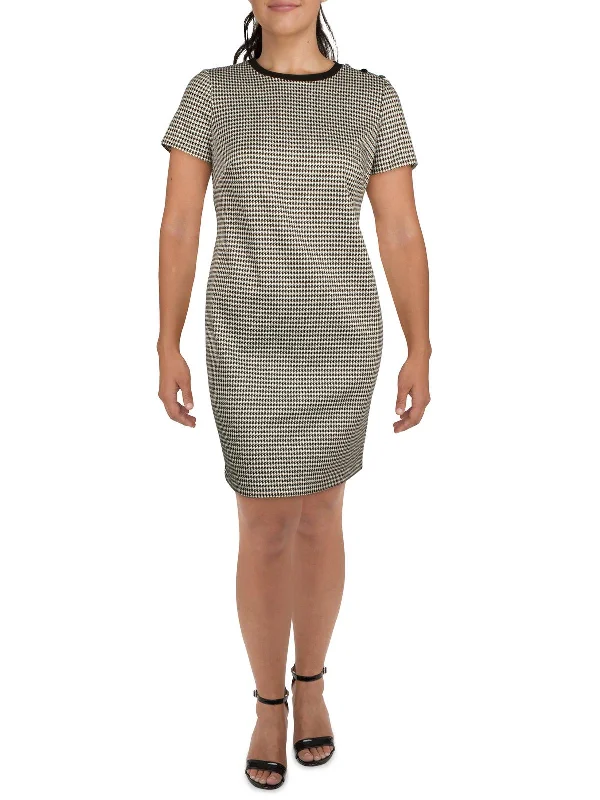 Trendsetting women’s clothing for fashion lovers Womens Houndstooth Mini Shift Dress Trendsetting women’s clothing for fashion lovers Womens Houndstooth Mini Shift Dress