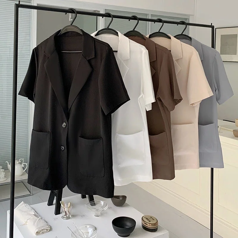 Express your style with fashionable women’s clothing   Chaine Blazer