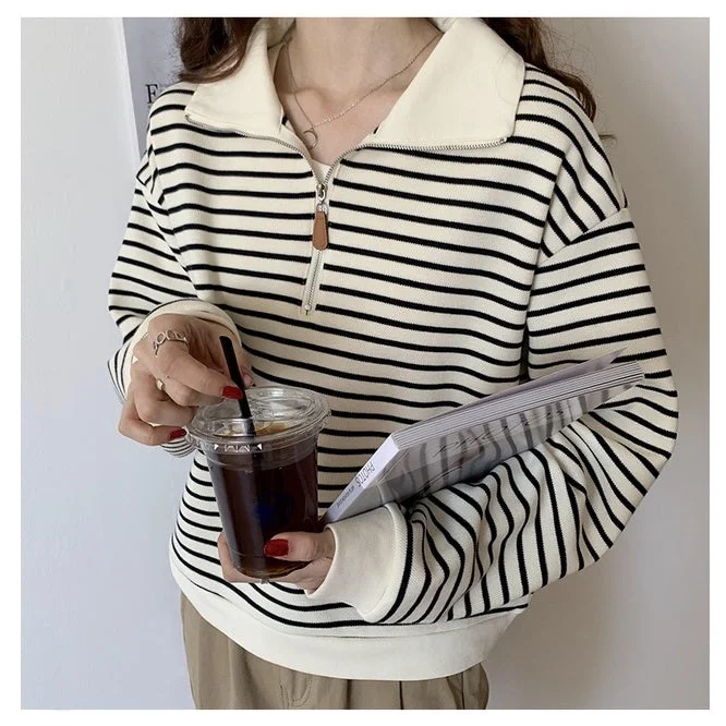 Chic, modern fashion for empowered women   Kaye Sweatshirt