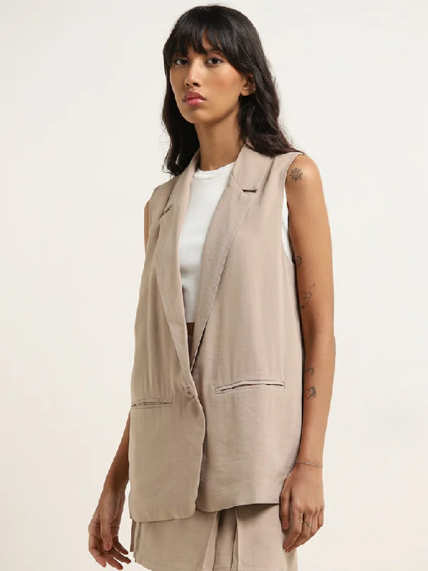 Fashionable clothing to fit every body type   Nuon Beige Long-Line Blazers