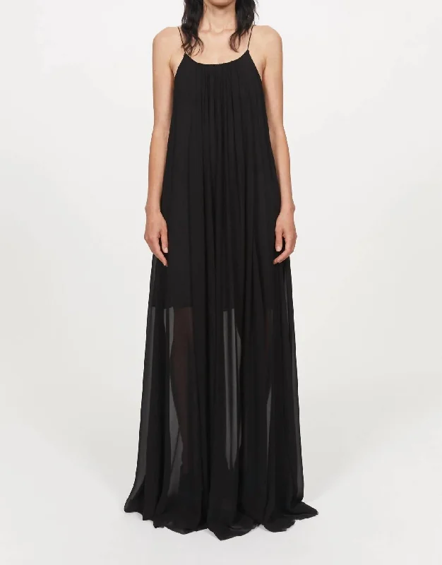 Sustainable fashion for stylish women   Solin Dress In Black