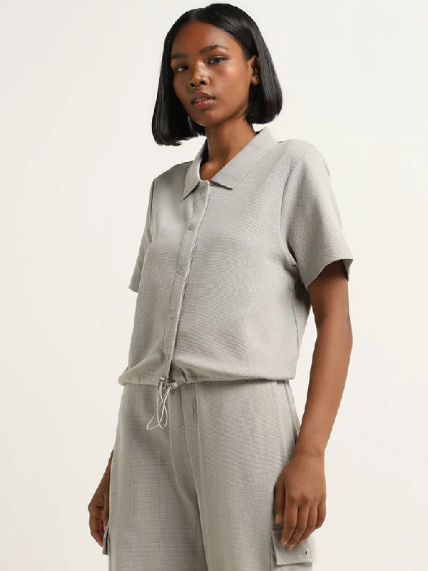 Refresh your wardrobe with high-quality women’s fashion Studiofit Light Grey Waffle Textured Jacket Refresh your wardrobe with high-quality women’s fashion Studiofit Light Grey Waffle Textured Jacket