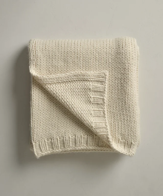Cozy women’s clothing for the colder months   Farmhouse Throw