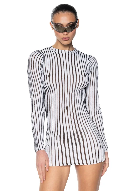 Comfortable yet stylish outfits for women on the go   BODY LIKE ART MINI DRESS