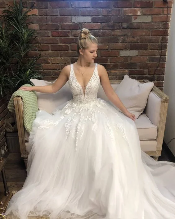 Sustainable fashion for stylish women   V-Neck Lace Prom Dresses    cg14881