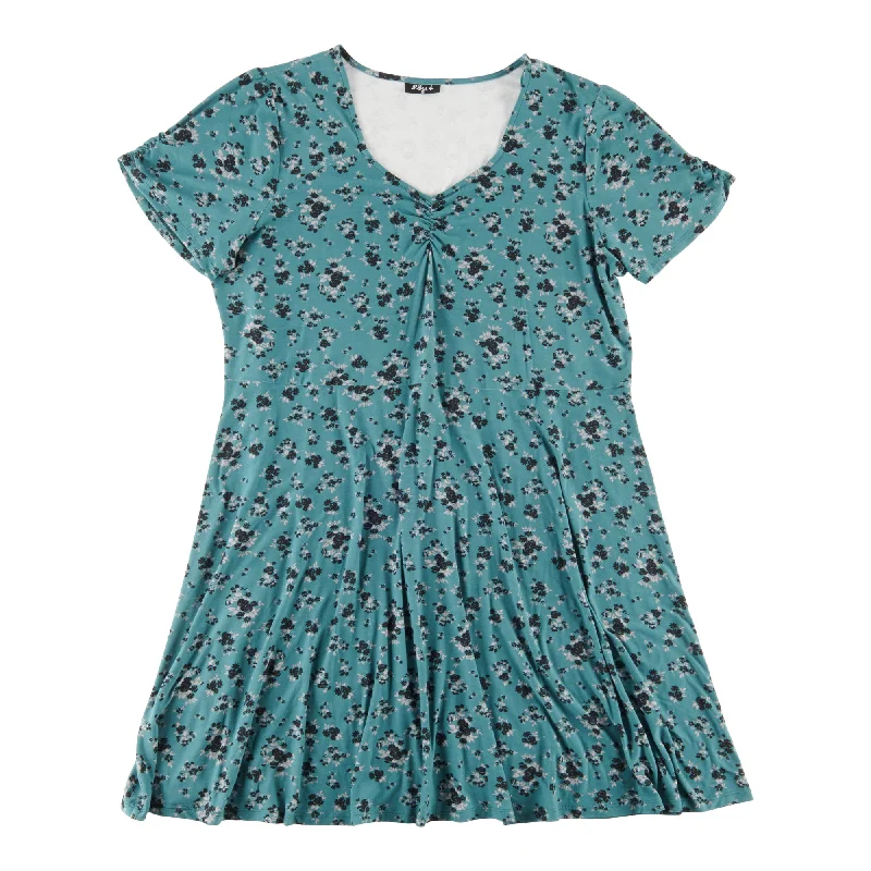 Fashionable, yet affordable women’s apparel   Women's Plus Cap Sleeve Skater Dress
