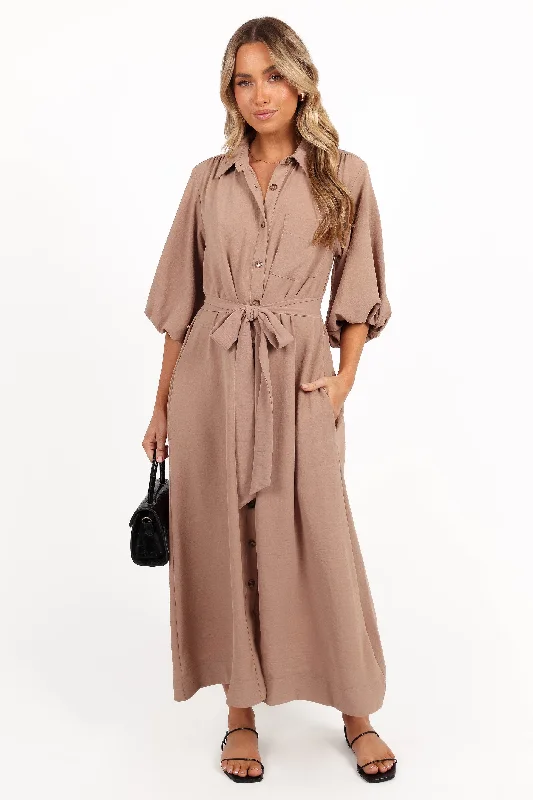 Effortlessly chic outfits for the modern woman   Zanita Midi Dress - Toast