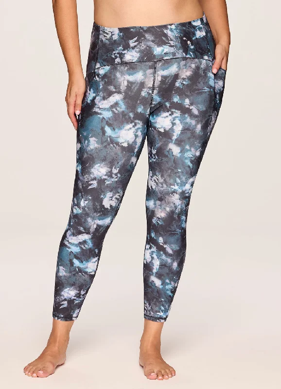 Perfect fashion pieces for the busy woman   Plus Abstract Blooms Tech Flex Legging