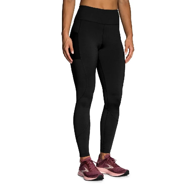 Create a timeless wardrobe with fashionable pieces   Women’s Brooks Momentum Thermal Tight