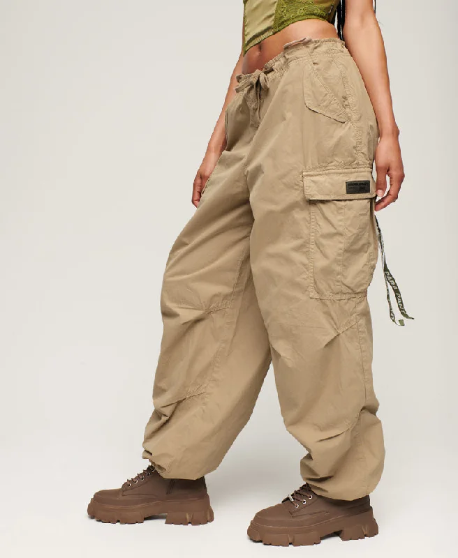 Trendy women’s clothing with a modern twist Vintage Baggy Parachute Pants | Stone Wash Taupe Brown Trendy women’s clothing with a modern twist Vintage Baggy Parachute Pants | Stone Wash Taupe Brown