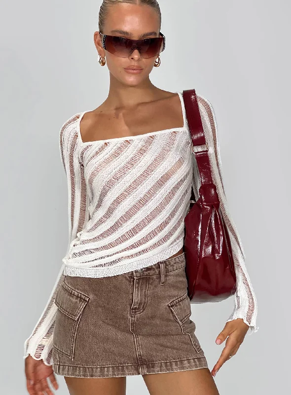 Trendsetting women’s clothing for fashion lovers   Landon Top White