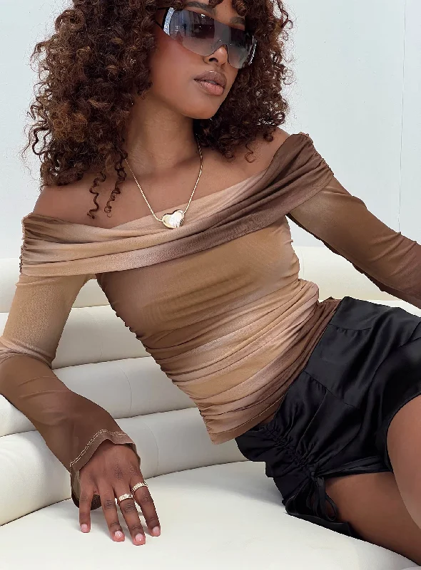 Fashionable women’s clothing that makes you shine   Lotta Off The Shoulder Top Brown