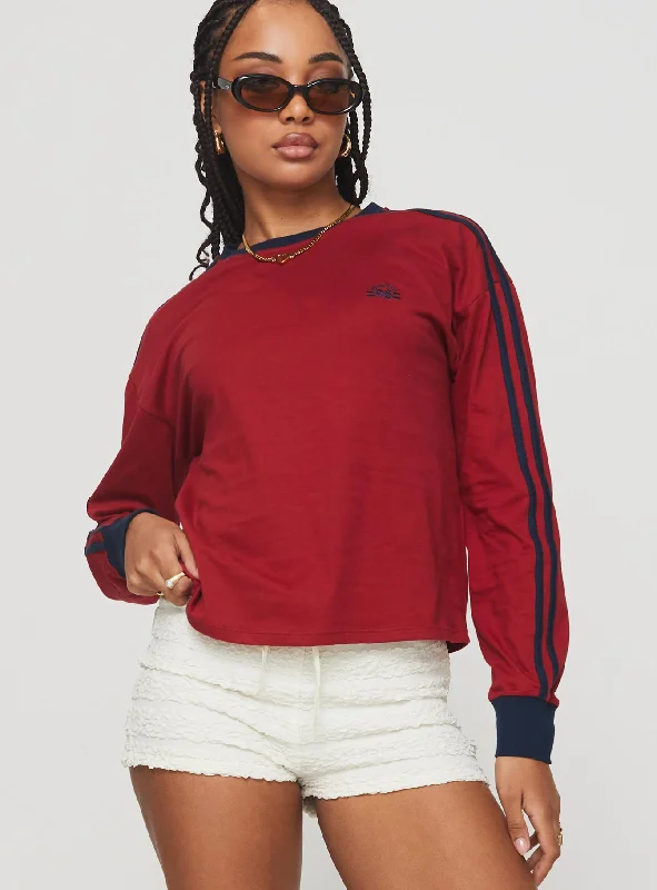 Sporty-chic women’s apparel for active lifestyles   Prata Top Adrenaline Red / Navy
